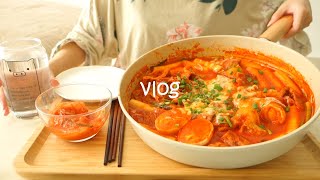 Vlog Cooking on weekend  Egg toast  Korean Spicy Rice cake  Tteokbokki  Dumplings [upl. by Vallery]