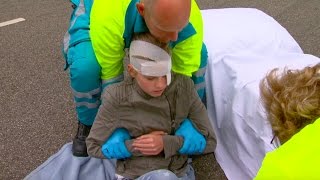 KIJK MEE MET DE AMBULANCE DIENST  TOPDOKS HULPDIENSTEN [upl. by Boyden]