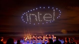 Beeindruckend Intel zeigt LichtShow mit 100 Drohnen [upl. by Aihtenak]