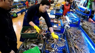 Great Cutting Skills Sashimi Giant Crabs Seafood Noryangjin Market Seoul Korea Street Food [upl. by Irtak]