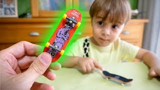 SKATE DE DEDO PROFISSIONAL Tech Deck Fingerboard  Unboxing e Manobras Ollie Flip Kickflip Tricks [upl. by Hafeenah]