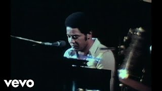 Bill Withers  Lean On Me Live in Chicago 1972 [upl. by Ibson895]