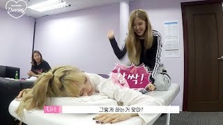 ChaeLisa Give Massage To Each Other  Rosé Lisa BLACKPINK DIARIES Ep 6 [upl. by Soule]